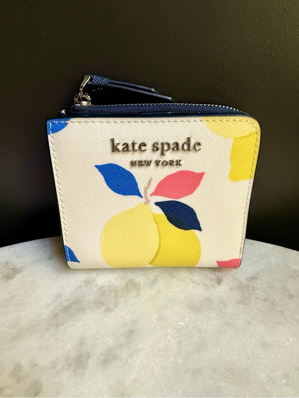 Kate Spade Cameron Lemon Zest L-
Zip Small Bifold Wallet NWOT